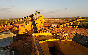 肯尼亚河石移动站破碎生